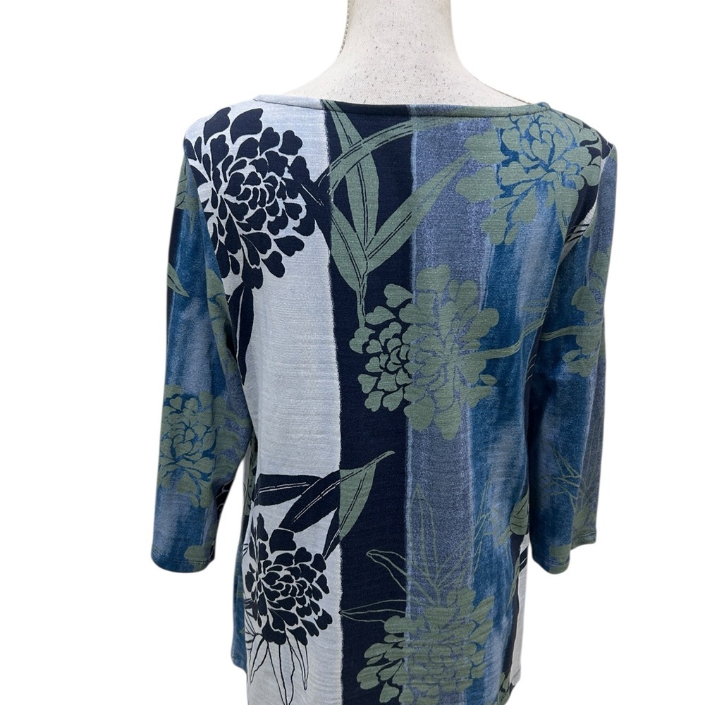 Chico's Blue, Green & Navy Floral Stripe Scoop Neck Top 3/4 sleeve size large - Picture 5 of 9